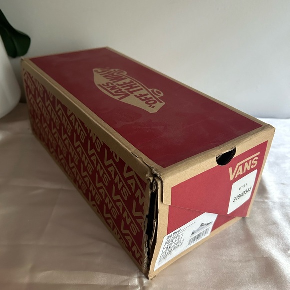 Vans shoes Unisex size UsM7.5/W9 Eu40 Brand New - Picture 11 of 11